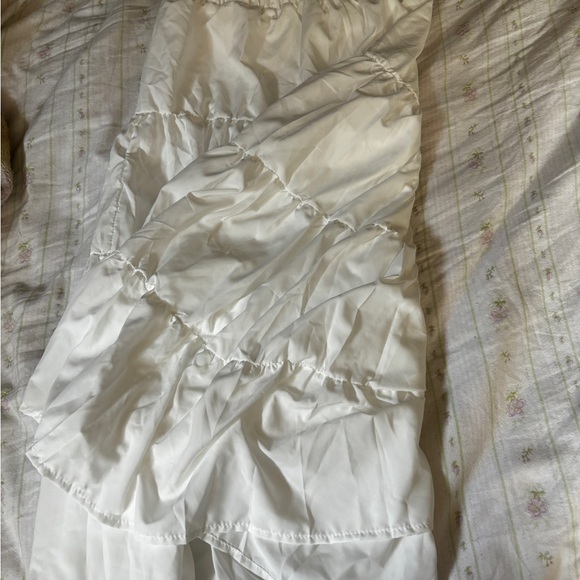 Cute white skirt - Picture 3 of 4